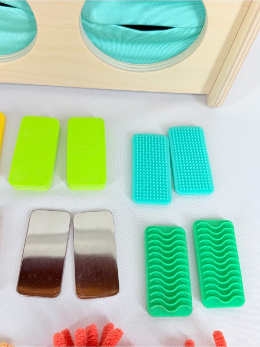 Lovevery Montessori Sensory Box - Picture 6 of 14